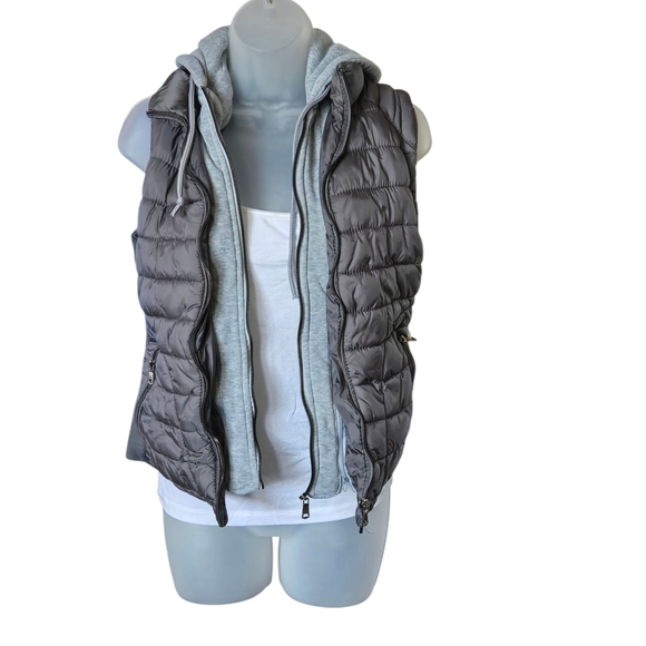 YMI Gray Quilted Vest with Hood - Picture 1 of 10